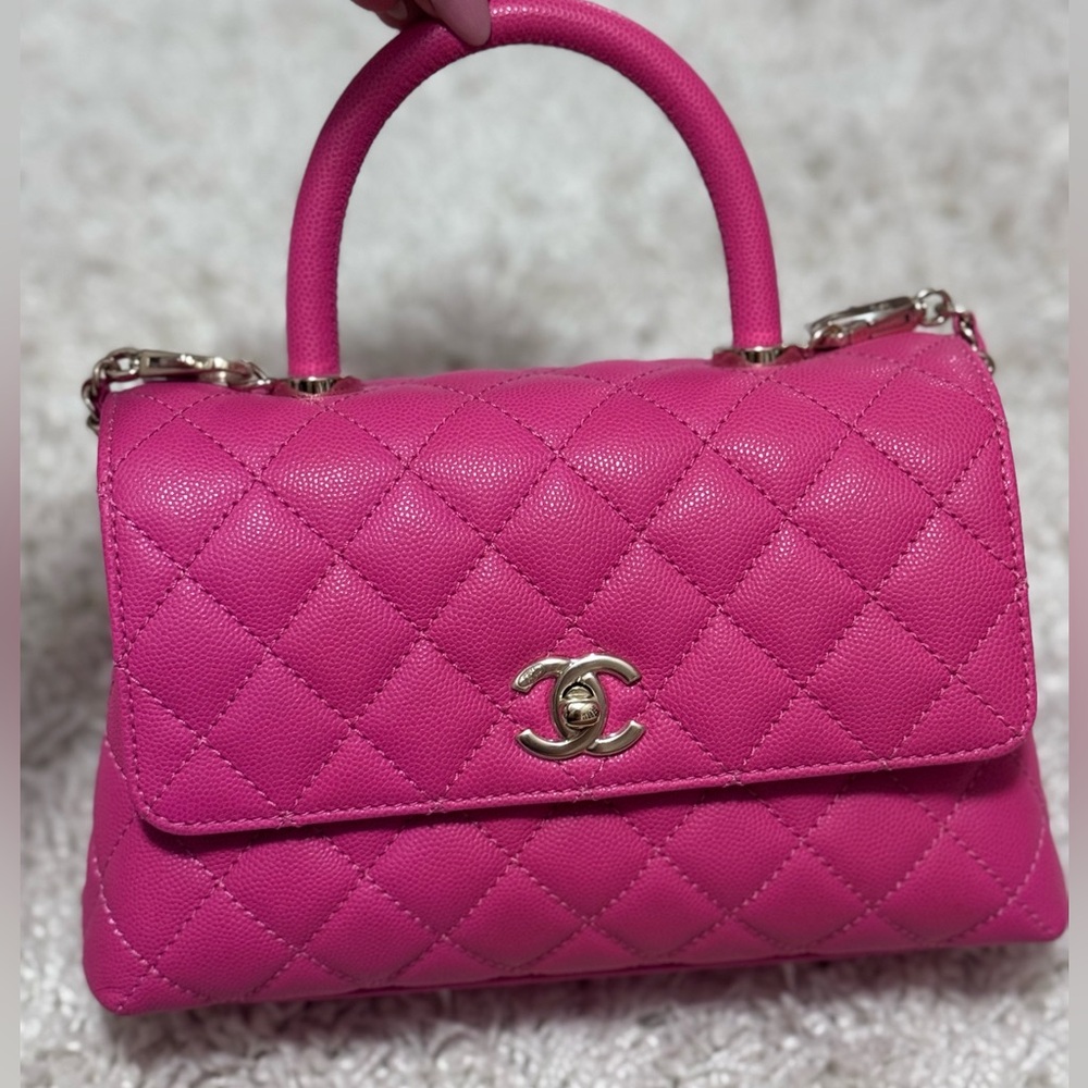 CHANEL Coco Handle Handbag in Caviar Leather, Pink
